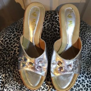Le Motin Silver Leather Wedges with Stones
